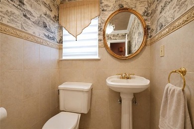 Tottenville-Fully detached two family home, 7 room duplex over a - photo 7