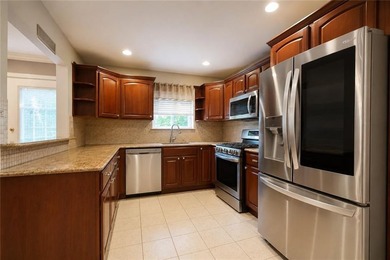 Tottenville-Fully detached two family home, 7 room duplex over a - photo 9