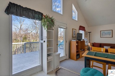Lake of the Ozarks retreat located in the desirable Keithley's - photo 10
