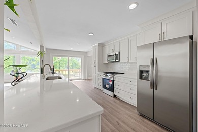 Completely reimagined waterfront residence on the Trent River - photo 11
