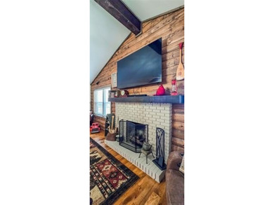 LAKEFRONT RUSTIC CHARM + PLATFORM DOCK!! Nestled along the