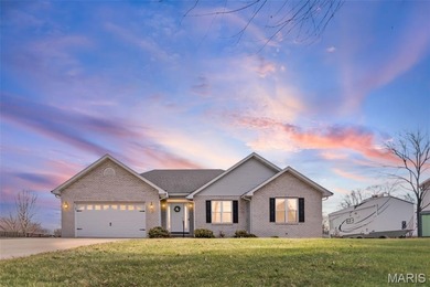 Holiday Lake Home For Sale in Edwardsville Illinois