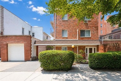 Welcome to this beautifully renovated 1-bedroom, 1-bathroom - photo 3