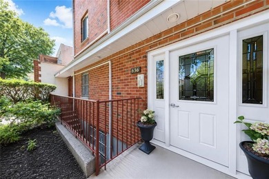 Welcome to this beautifully renovated 1-bedroom, 1-bathroom - photo 4