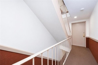 Welcome to this beautifully renovated 1-bedroom, 1-bathroom - photo 5