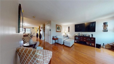 Well-kept two-family home in Spring Creek/East New York - photo 5