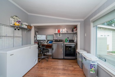 Just minutes from Lake Jacksonville, this beautifully renovated - photo 11
