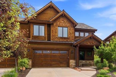 Discover your ideal mountain retreat in this upgraded 3-bedroom - photo 1