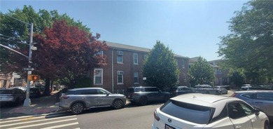 Building size 20 x 70, lot size 25.17 x 100. Located in Borough - photo 3