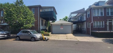Building size 20 x 70, lot size 25.17 x 100. Located in Borough - photo 4