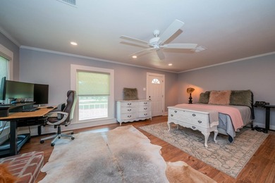 Just minutes from Lake Jacksonville, this beautifully renovated - photo 14