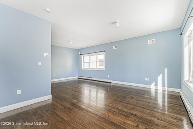 Huge TWO Family 6/6 detached in tranquil location on over 7000 - photo 5