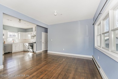 Huge TWO Family 6/6 detached in tranquil location on over 7000 - photo 6