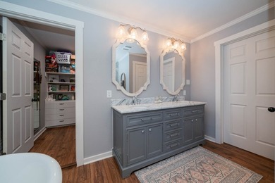 Just minutes from Lake Jacksonville, this beautifully renovated - photo 18