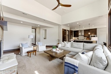 Discover your ideal mountain retreat in this upgraded 3-bedroom - photo 8