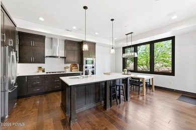Discover your ideal mountain retreat in this upgraded 3-bedroom - photo 9