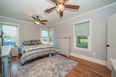 Just minutes from Lake Jacksonville, this beautifully renovated - photo 22