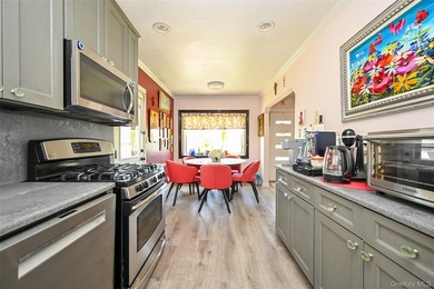 Just listed! This lovingly cared-for, well-maintained detached - photo 4