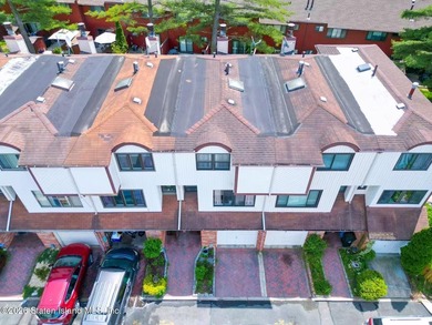 Lovely 3 story One Family Townhome with 2 bedroom, 2 baths - photo 4