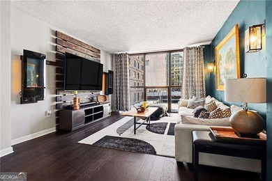 Welcome Home to this gorgeous 1 Bedroom 1 Bath Condo in Midtown