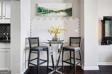 Welcome Home to this gorgeous 1 Bedroom 1 Bath Condo in Midtown