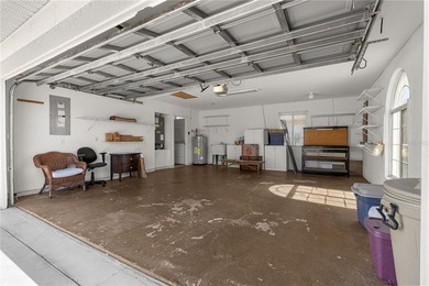 Wonderful 3 Bed / 2 Bath home on the Golf Course with side entry - photo 34