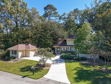 26 Heron Walk stands out as one of the largest villas in the - photo 1