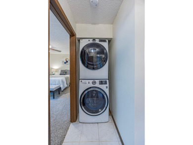 Charming 2 Bed, 2 Bath End-Unit Condo in Prime Bloomington - photo 3