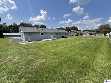 BEAUTIFULLY UPDATED! Welcome to 904 Maplewood Dr., perfectly - photo 6