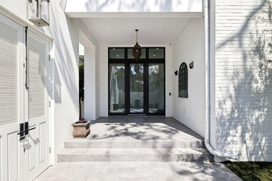 Rarely available and meticulously maintained, this sophisticated - photo 6