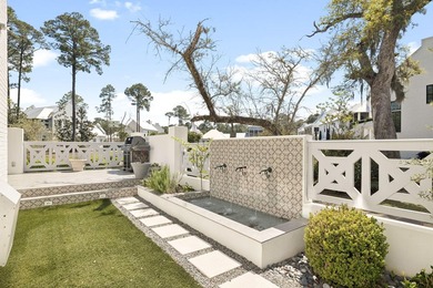Rarely available and meticulously maintained, this sophisticated - photo 9