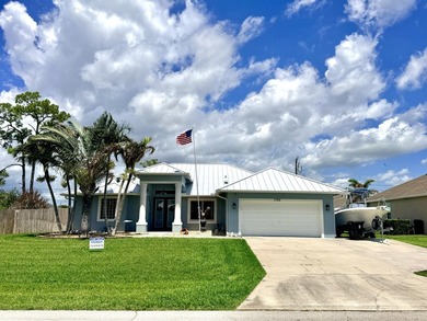 Shows like a model. Absolutely immaculate custom home with large - photo 1