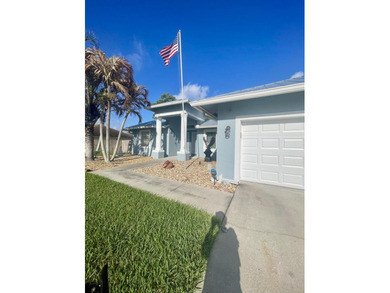 Shows like a model. Absolutely immaculate custom home with large - photo 8
