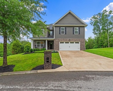 Lake Home Sale Pending in Oak Ridge, Tennessee