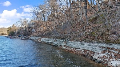 Lake Sherwood Lot Sale Pending in Marthasville Missouri