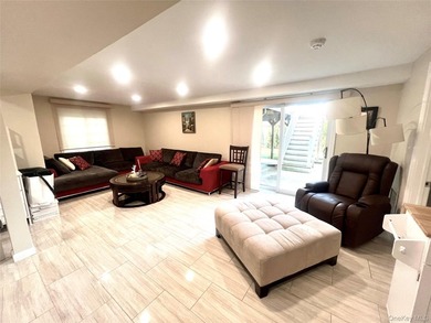 Fully updated Hi-Ranch with 4 bedrooms and 3 full bathrooms - photo 12