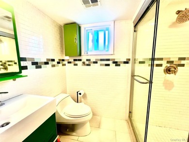 Fully updated Hi-Ranch with 4 bedrooms and 3 full bathrooms - photo 13