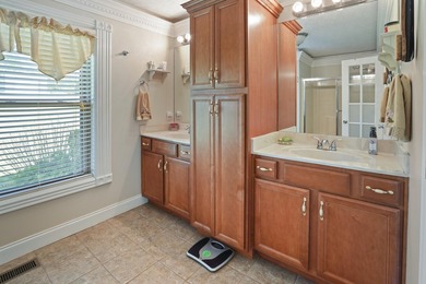 Lake Views, Waterfront Living & Room to Spread Out! Wake up to - photo 22