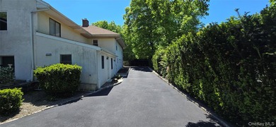 Single family home with five bedrooms, four bathrooms living - photo 8