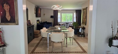 Single family home with five bedrooms, four bathrooms living - photo 10