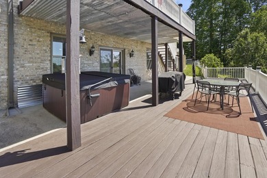 Lake Views, Waterfront Living & Room to Spread Out! Wake up to - photo 33