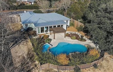 Stunning Remodeled Pool Home on Half an Acre - No HOA! Welcome - photo 4