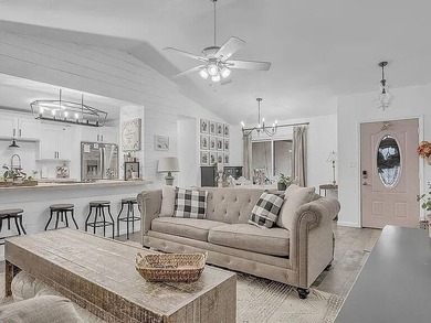 Stunning Remodeled Pool Home on Half an Acre - No HOA! Welcome - photo 8