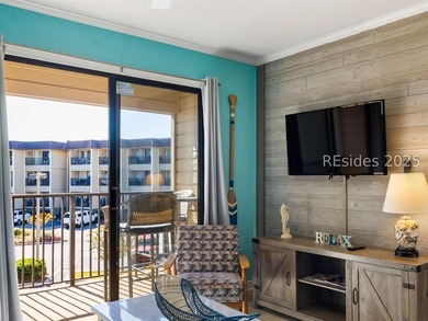 Incredible opportunity for this perfect beach villa! Bright - photo 8