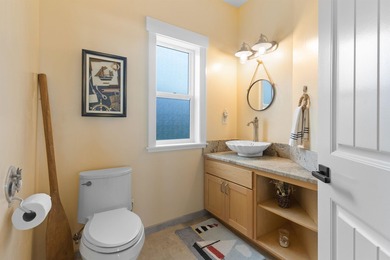 Experience the beauty of coastal living from this exceptional - photo 11