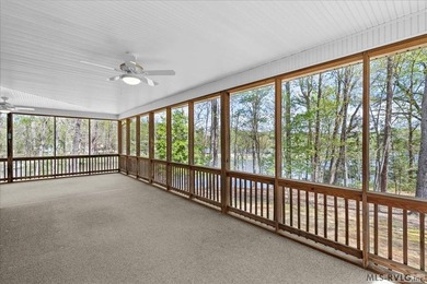 Imagine this: a luxury estate on three Lake Gaston waterfront - photo 11