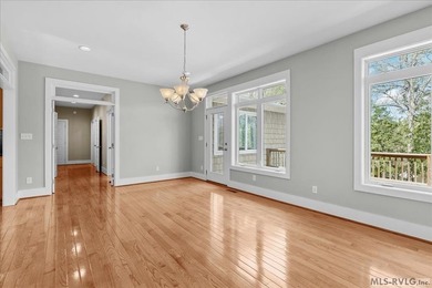 Imagine this: a luxury estate on three Lake Gaston waterfront - photo 24