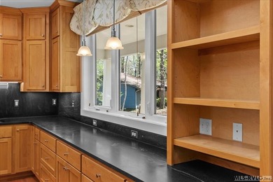 Imagine this: a luxury estate on three Lake Gaston waterfront - photo 26