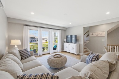Stunning attention to details with a touch of comfortable - photo 10
