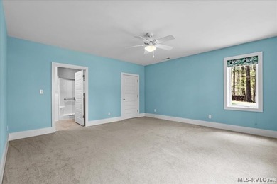 Imagine this: a luxury estate on three Lake Gaston waterfront - photo 42